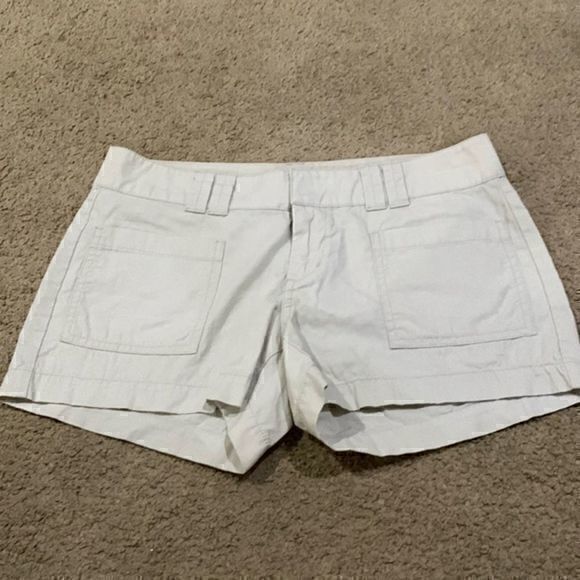 Woman’s old navy shorts sz 2 - Picture 1 of 1